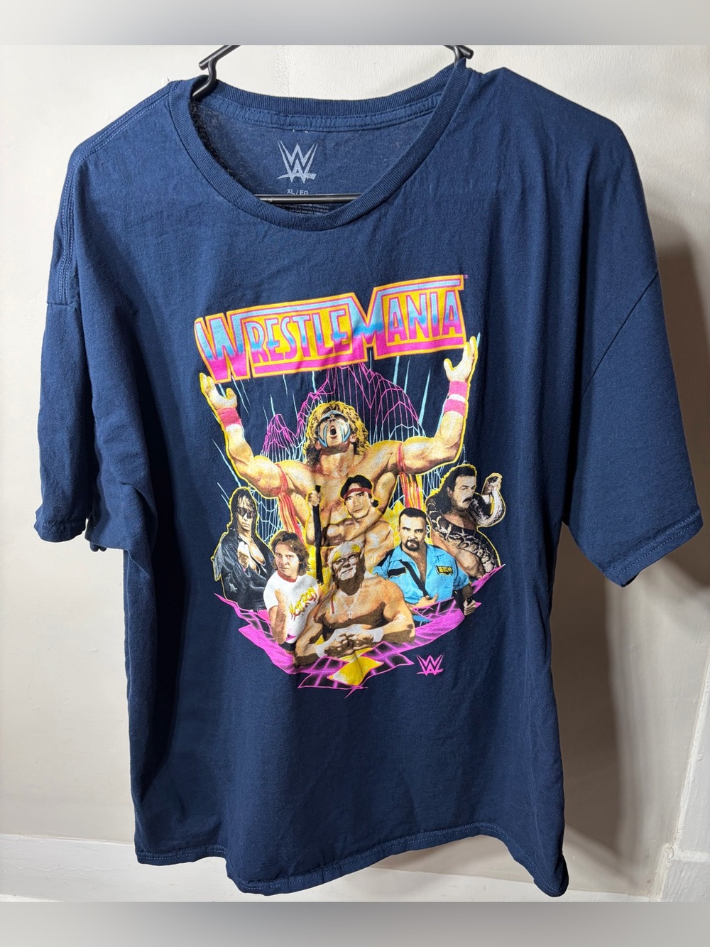 WWE Wrestlemania Legends Shirt XL Navy‎ Blue Logo Neon Retro Graphic Tee